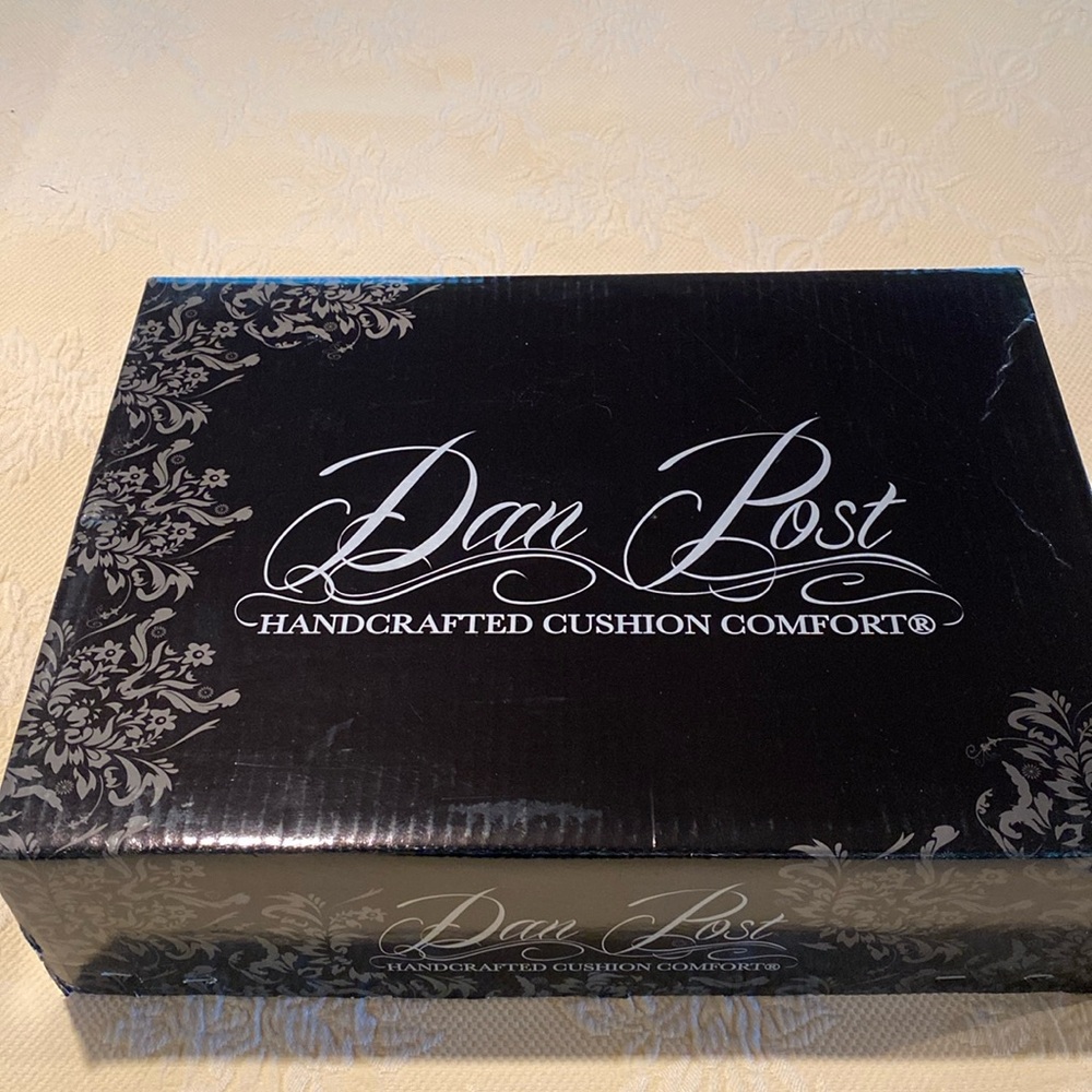 Gorgeous Genuine Dan Post ladies boots, size 9.5 M.